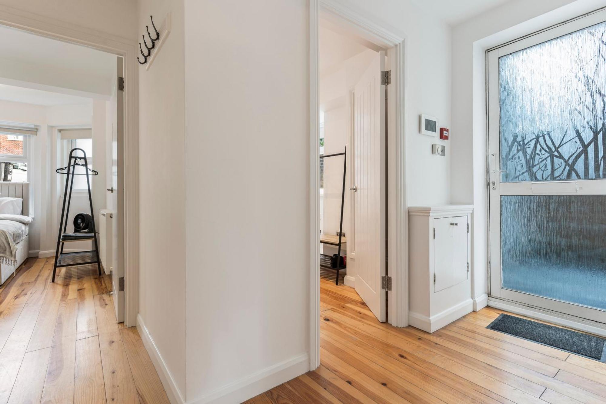 Charming 2-bed Flat With Garden In Apartamento *